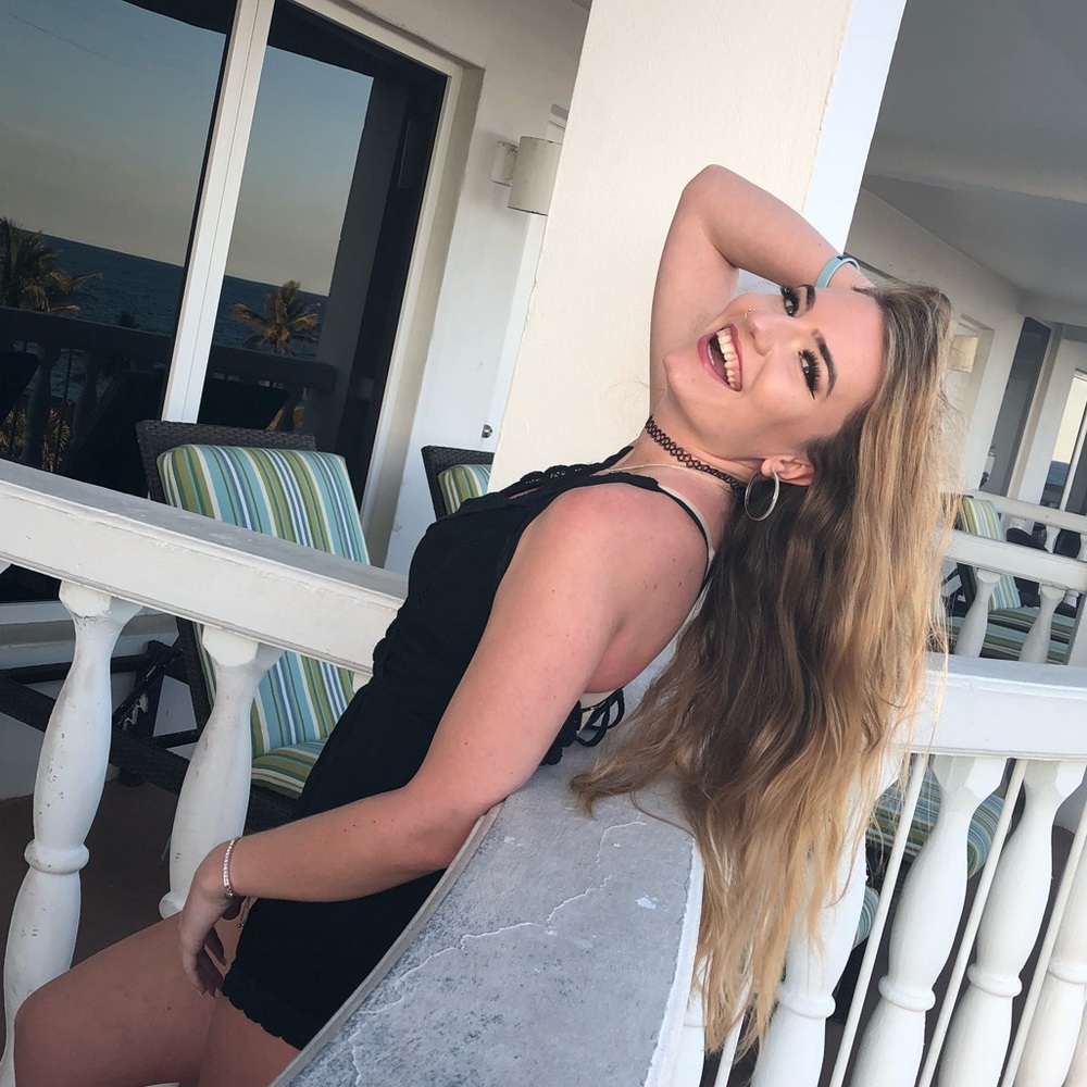 Meet your Posher, Leanna